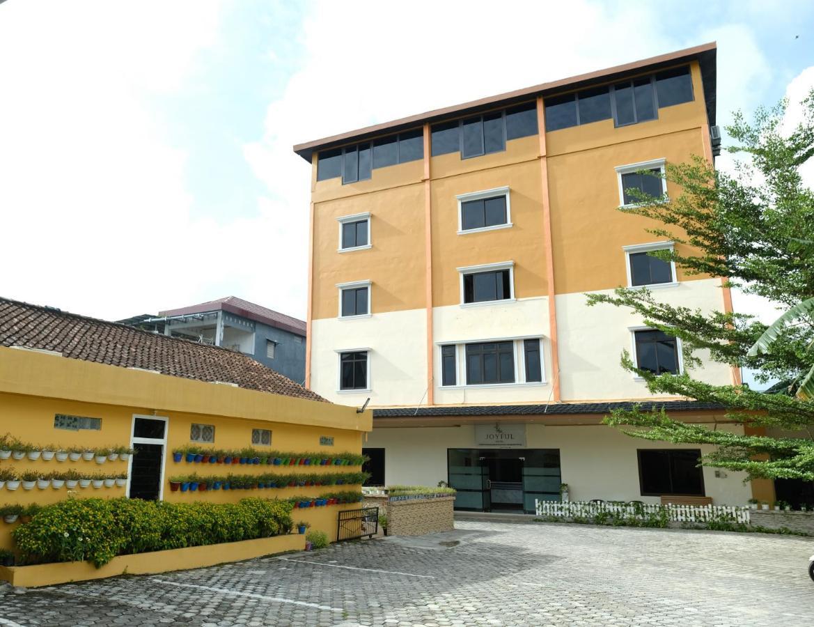 Joyful Hotel Tanjung Pandan Exteriér fotografie