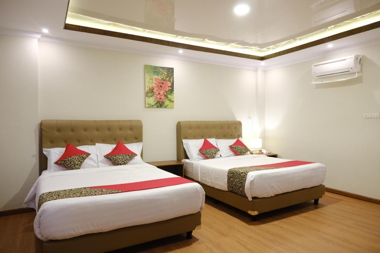 Joyful Hotel Tanjung Pandan Exteriér fotografie